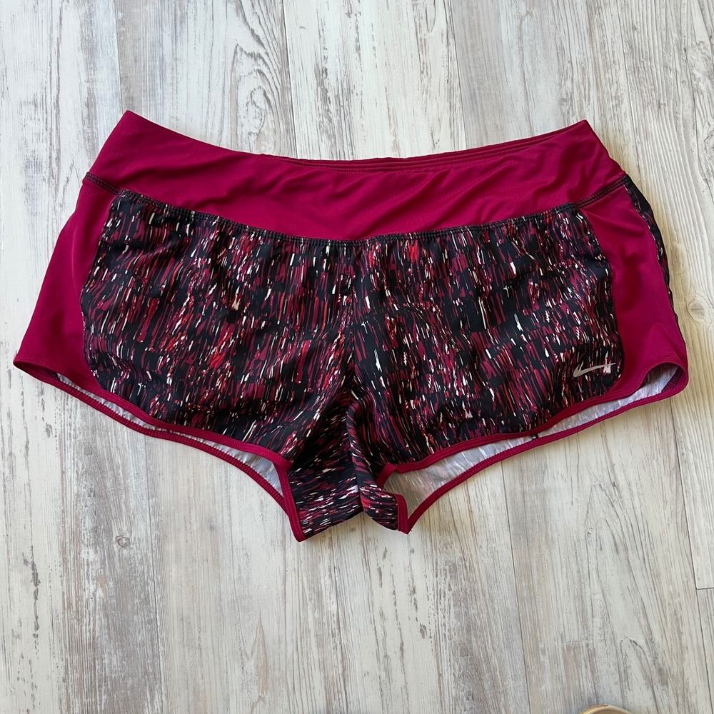 Nike Dri-FIT Womens XL Running Shorts Burgundy Red Abstract Print‎ 799772-620